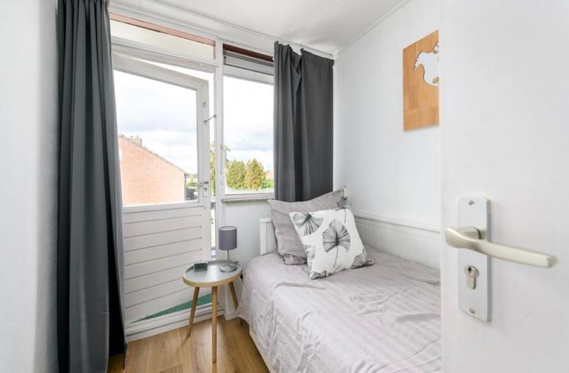 Bwb Heerenveen Homestay Bagian luar foto